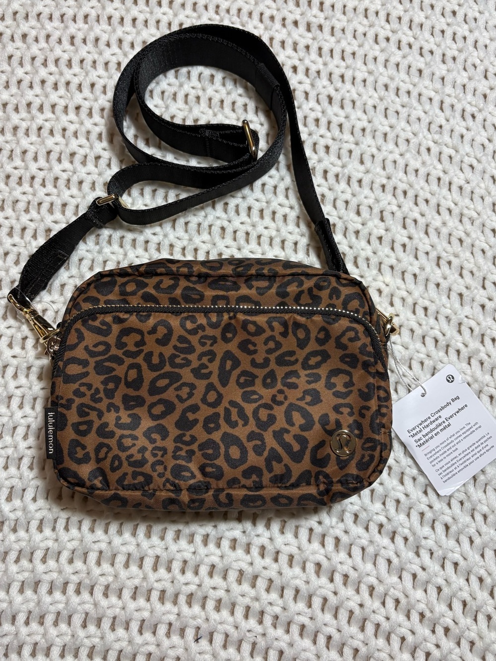 (NWT) RARE! lululemon leopardo everywhere crossbody bag *metal hardware